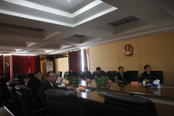 图3.召开座谈会.jpg 图3.召开座谈会.jpg